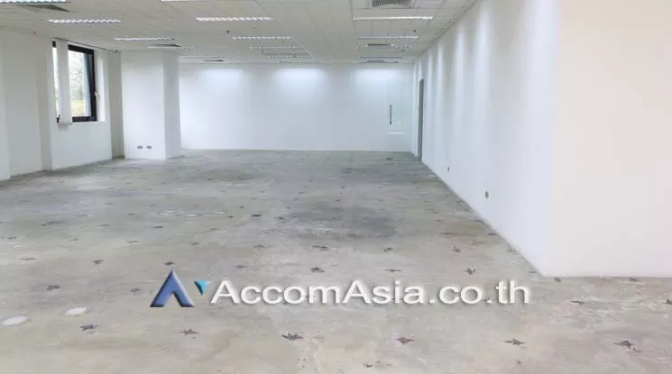 9  Office Space For Rent in Ploenchit ,Bangkok BTS Ploenchit at 208 Wireless Road Building AA17625